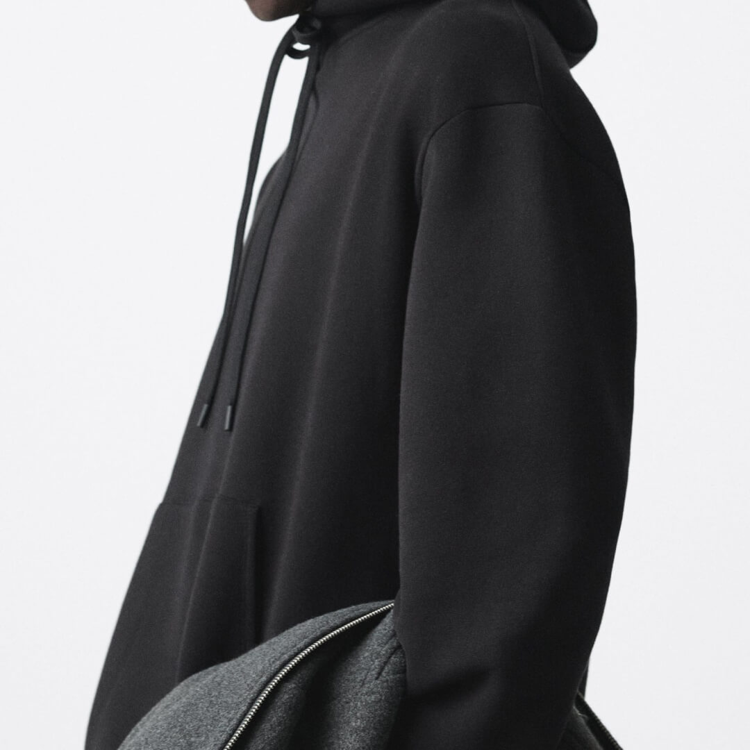 BLACK HOODIE - Image 2