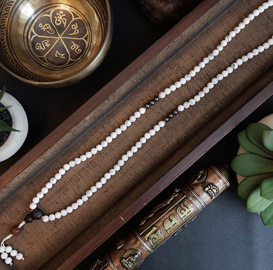Antique Bodhi Howlite Stone Japa Mala