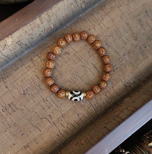 Amulating Dzi & Rudraksha Wrist Mala
